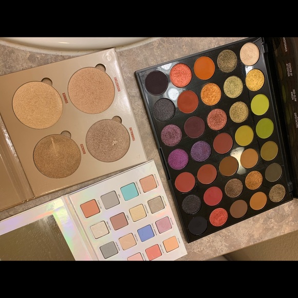 PALETTE BUNDLE - Picture 3 of 5